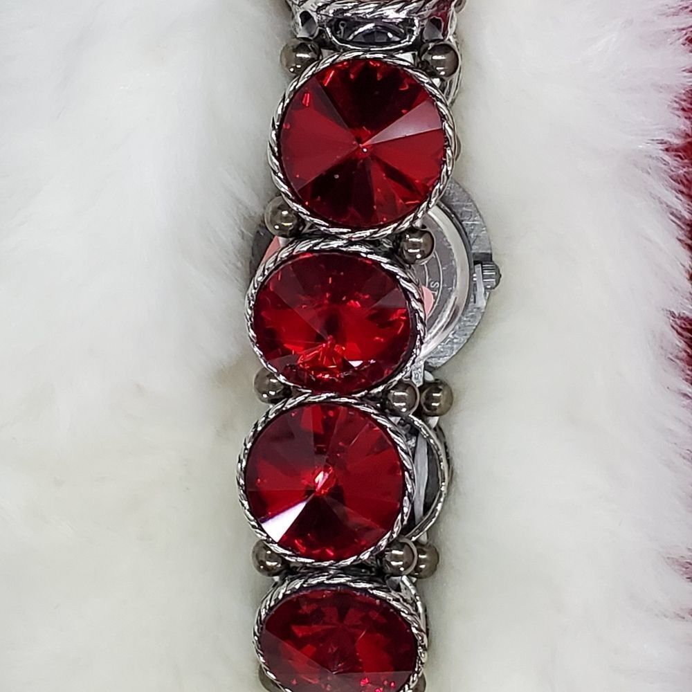 Strada Red Watch  - Picture 3 of 16